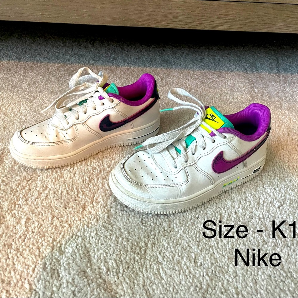 Girls Nike sneakers. Size 13